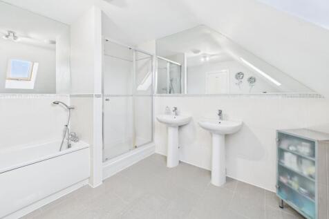 En-suite (Bedroom One)