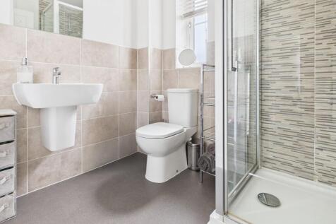 En-suite (Bedroom One)