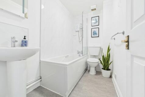 Bathroom (Virtually Enhanced)