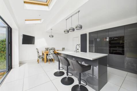 Dining/Kitchen