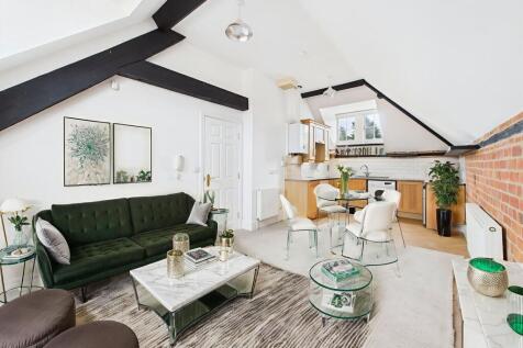 Open-Plan Living (Virtually Furnished)