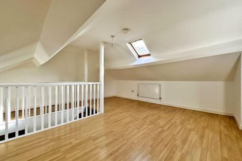LOFT ROOM