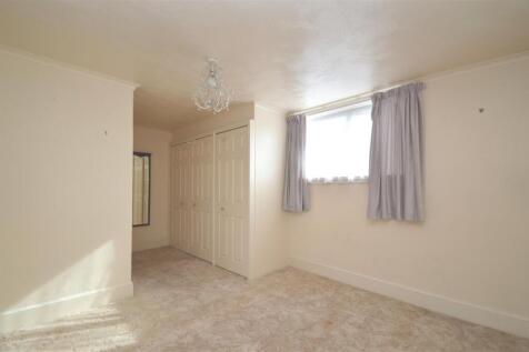 Bedroom 2 Dressing Area