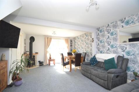 Lounge to Dining Room