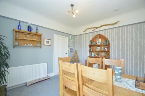 resizedDiningRoom2.jpg