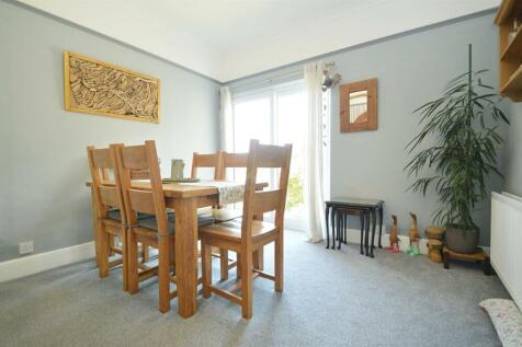 resizedDiningRoom3.jpg