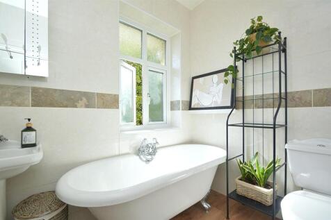 resizedBathroom.jpg