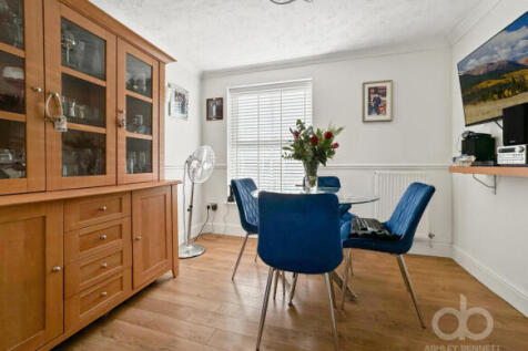 127762agx70394912img060000max656x437