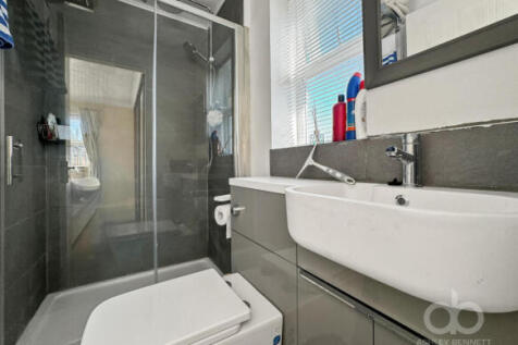 127762agx70394912img110000max656x437