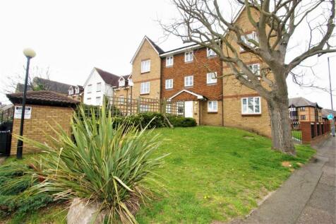 2 Bedroom Flats To Rent In Grays Essex Rightmove