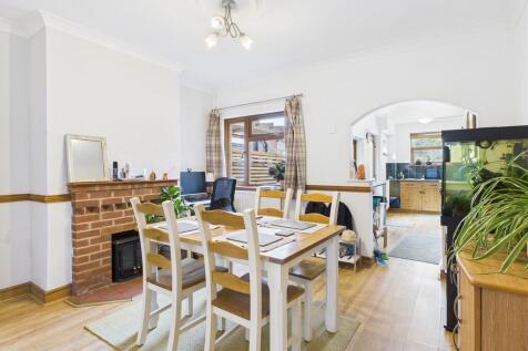 CAM04578G0-PR0028...