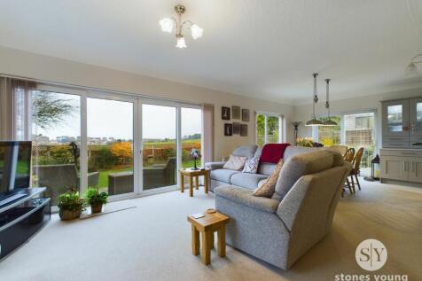 Living Area/Dining Room