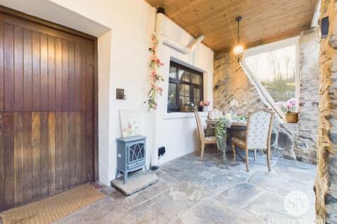 Dining Room/Entrance