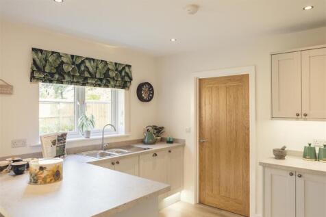 OPEN PLAN LIVING KITCHEN