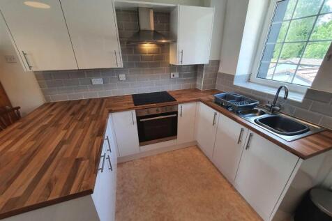 LOUNGE/KITCHEN/DINING ROOM