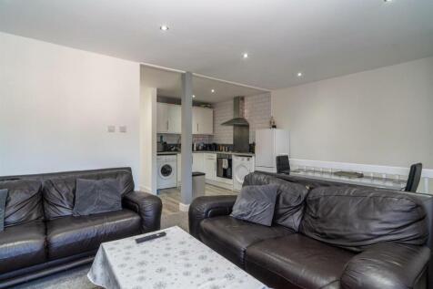 004-14 Bray Close.jpg