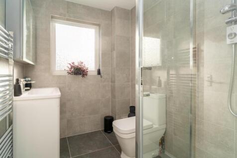 013-12 Pinewood Close.jpg