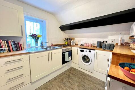 Kitchen wideb.jpg