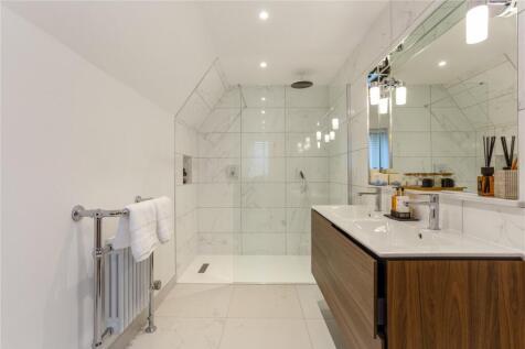 Bed 1 En-Suite