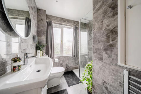 1372489-15-68f8e3...