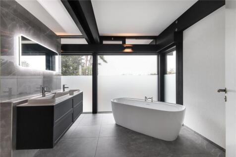 En Suite Bathroom