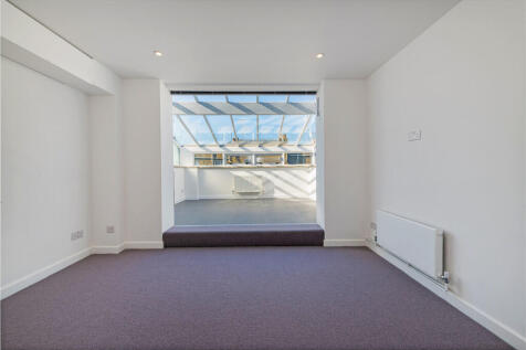 53 Slaidburn St B...