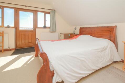 Parry Mercury Lodge PL14 5BQ-10.jpg