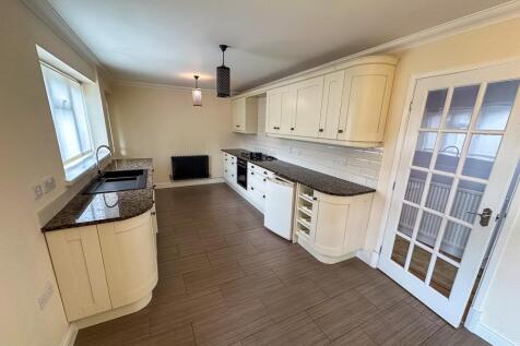 KITCHEN / BREAKFAST ROOM