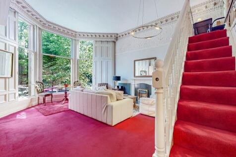 Lounge and mezzanine