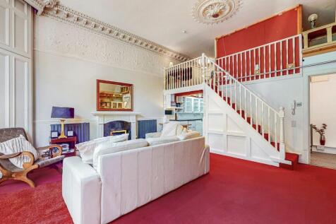 Lounge and mezzanine