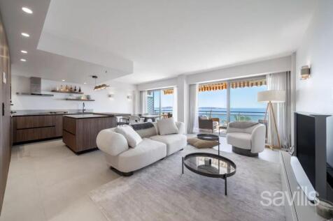 Refurbished apartment for sale sea view Cannes
