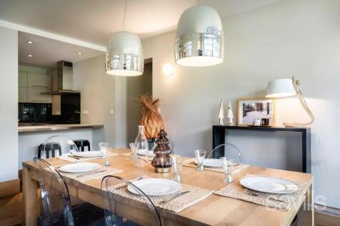 Dining area apartment Courchevel Moriond