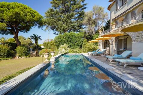 Villa with sea views for sale in Cap d'Antibes