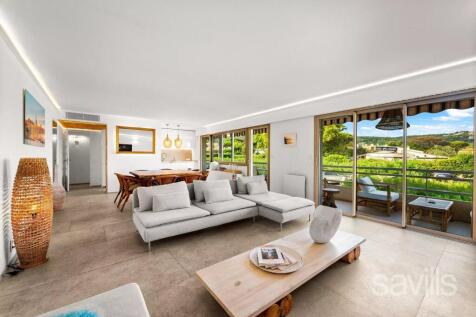 Luxury Seafront Apartment French Riviera