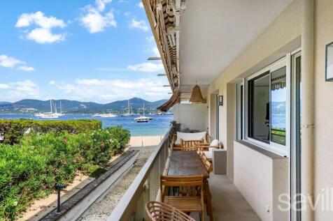 Prestigious Waterfront Apartment