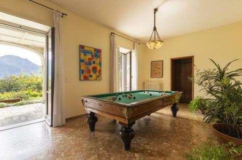 BILLIARD ROOM