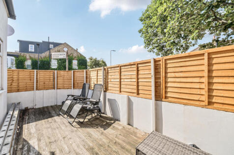 1327951-5-68834ba...