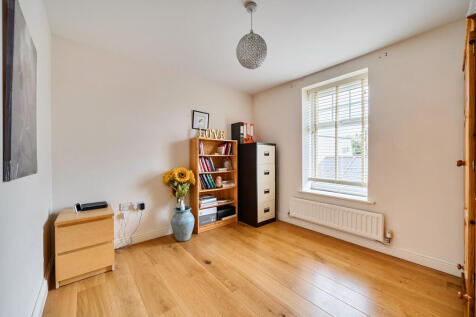 1370317-7-69089d4...