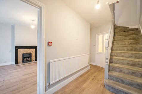 1373831-12-6911f4...