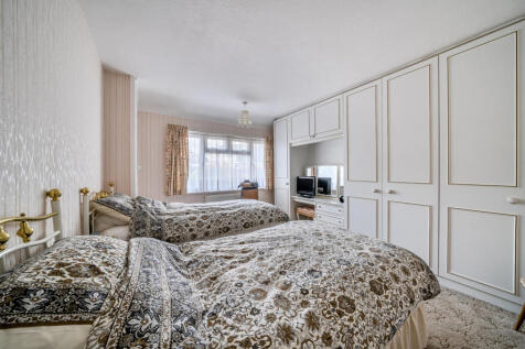 1372404-11-68ffa5...