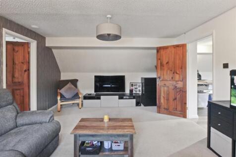 Lovell Court  (6).jpg