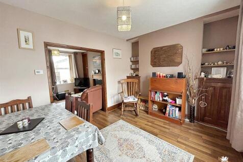 WhatsApp Image 2025-10-06 at 12.22.29 (1).jpg