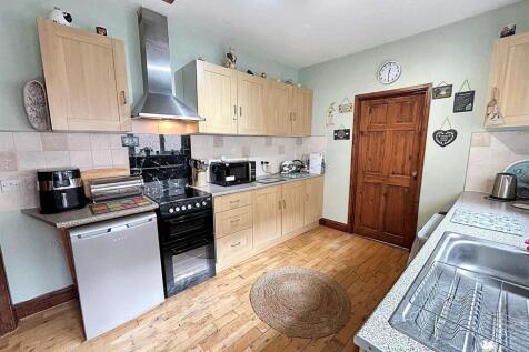 WhatsApp Image 2025-10-06 at 12.22.32 (2).jpg