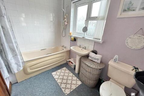 WhatsApp Image 2025-10-06 at 12.22.32 (4).jpg