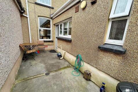 WhatsApp Image 2025-10-06 at 12.22.33 (1).jpg