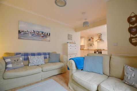 living room (1).jpg