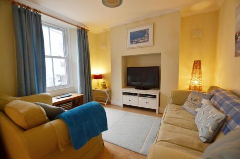 living room (2).jpg