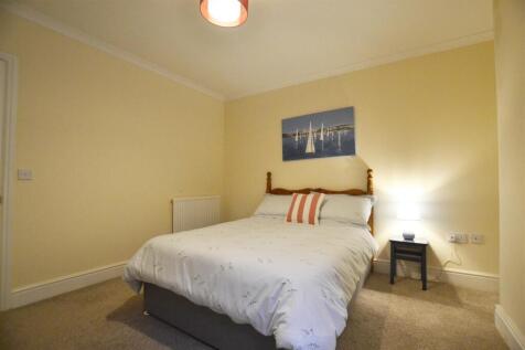 bed 2.jpg