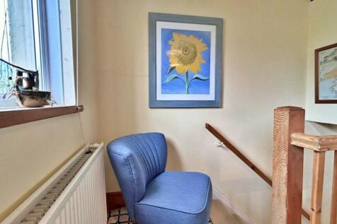 Stairwell to Lower level.jpg