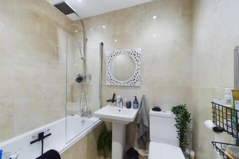 En Suite Bathroom